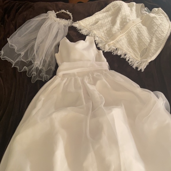 Us Angels Children’s Size 14 First Communion Outfit including Veiled Head Piece - Picture 4 of 17